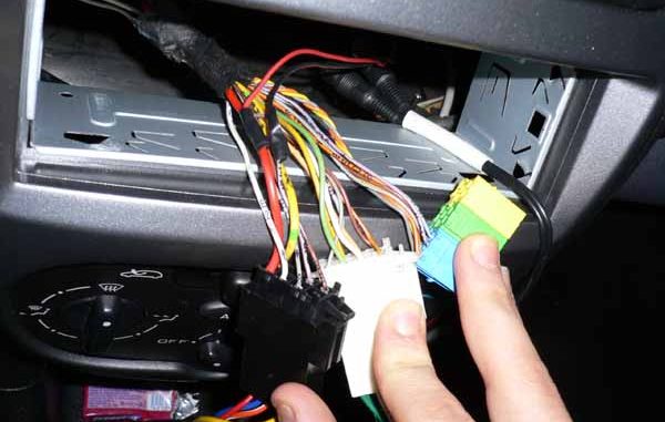 faisceaux de câbles pour l'autoradio